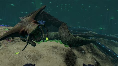 Subnautica: Explore Alien Ocean Depths and Face Terrifying Creatures!